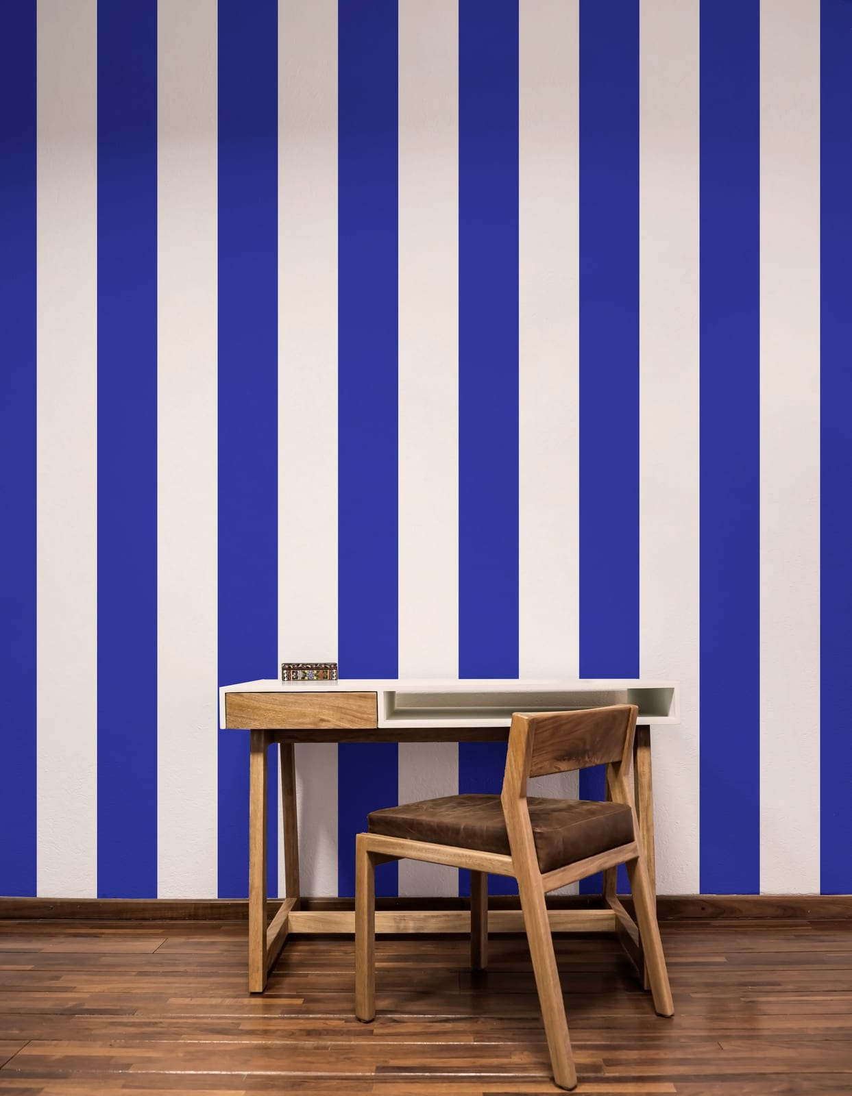 Structured blue stripe pattern for study room wall focus enhancing design